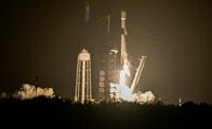 スペースＸのロケット残骸、月面に衝突か　ファルコン９の上段