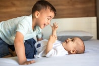 偶然ではない？　「男兄弟のみの家庭では次に生まれる子も男の可能性が高い」という調査結果