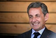 フランス次期大統領選にサルコジが出馬表明、「私に選挙戦を率いる力」