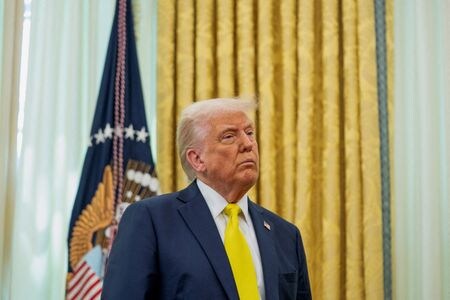 ロイター／イプソスが実施した調査によると、トランプ大統領の支持率は今週わずかに低下し４２％となり、今回の任期中の最低水準に並んだ。４月撮影（２０２５年　ロイター/Nathan Howard）