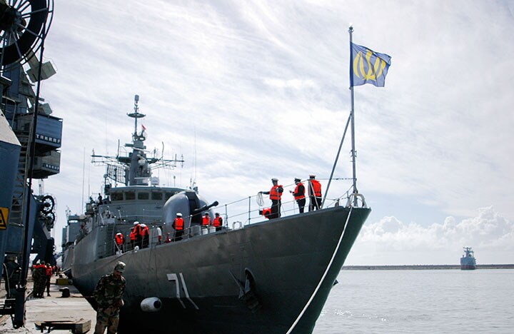 イランの駆逐艦アルバンド　Davoud Poorsehat/IRNA-REUTERS