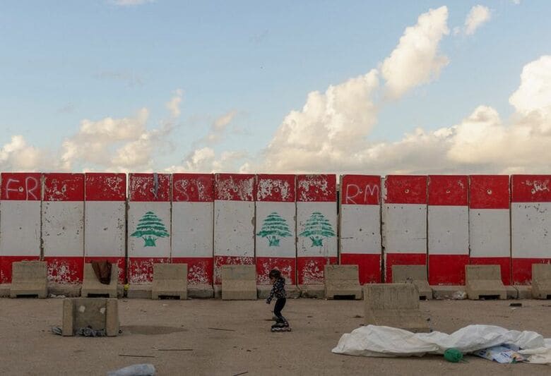 3月30日、レバノンのベイルートにある避難民の仮設テント。  REUTERS/Adnan Abidi