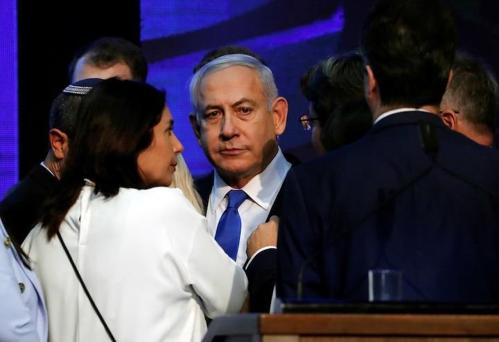 ネタニヤフ首相率いる与党リクードなど右派勢力は過半数を下回った　Ammar Awad-REUTERS