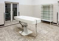 母の遺体は陸軍に売られ、爆破実験に使われた