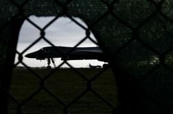 テロ準備疑いの英基地、米国が戦略爆撃機を全て撤収