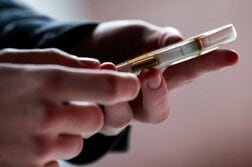 ノルウェー 、16歳未満のＳＮＳ利用禁止へ　年内に法案提出