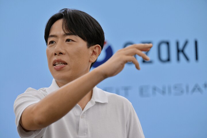 社員が主体的に働くことのできる職場環境の構築に注力し続けている尾﨑。2022年に尾崎建設の4代目社長に就任した。