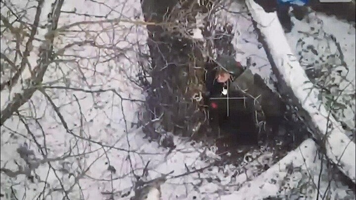 ドローンが捉えたウクライナに派遣された北朝鮮兵の映像