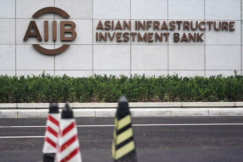 中国が主導するアジアインフラ投資銀行（AIIB）の金立群総裁は、他の開発銀行にならって、新型コロナウイルスのワクチン配布に必要な資金を融資する方針を示した。北京で2020年7月撮影（2021年　ロイター/Tingshu Wang）