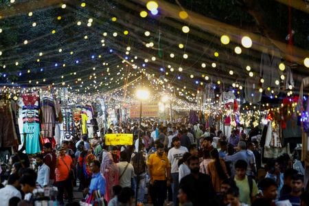 　インド政府が２８日発表した１０─１２月期国内総生産（ＧＤＰ）は前年比６．２％増となり、前四半期から伸びが加速した。政府支出と個人消費の増加が寄与した。写真はニューデリーで昨年１１月撮影（２０２５年　ロイター/Anushree Fadnavis）