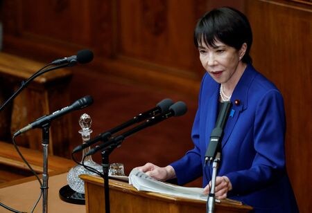 写真は国会で所信表明演説を行う高市早苗首相。１０月２４日、都内で撮影。REUTERS/Kim Kyung-Hoon