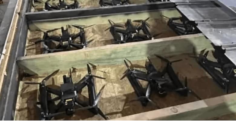 ウクライナ保安庁（SBU）が自動開閉式の木箱に隠してロシアに運び込んだとされるドローン　(Photo: Provided by Ukraine\'s Security Service)