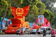 ベトナム戦争終結50年...ホーチミンで式典、祝賀パレードも