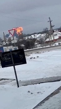 ロシア西部で大型輸送機イリューシン76が墜落、捕虜搭乗　ウクライナが撃墜と非難