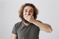 「なぜか最終的に孤立してしまう人」が頼りがちな話題・ワースト1