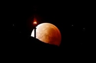 265年に1度？　31日夜、「スーパー・ブルー・ブラッドムーン」が空を彩る