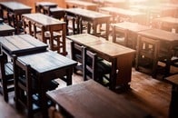 「メディア政治家」米原昶（いたる）を追って...地方出身学生の「私の小さな物語」と「世の大きな歴史」が交差する夢とは？
