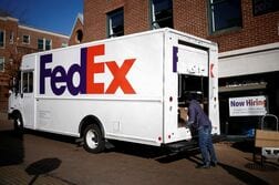 フェデックス、利益率低下で株価下落　四半期利益は予想上回る