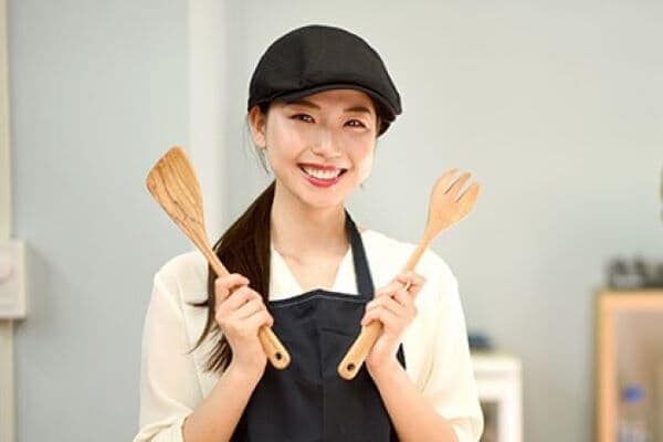 マクロビオティックの資格を取得した女性のイメージ