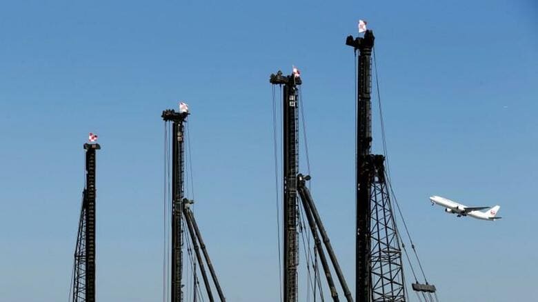 複数の関係筋によると、日本と韓国は、最近起きた航空機のニアミスを受け、東シナ海上空の航空管制権を見直すことで基本合意した。写真は2013年9月、韓国の仁川空港から離陸する日航機（2019年　ロイター/Lee Jae-Won）