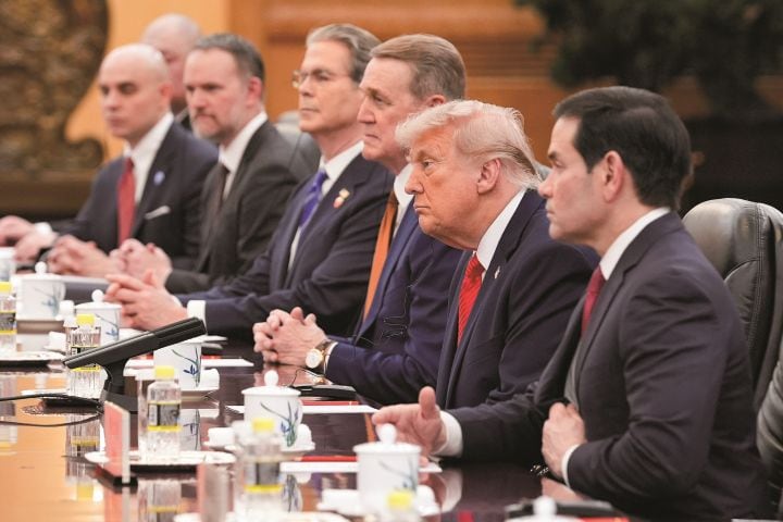 （手前から）ルビオやトランプらアメリカ側の成果は　AP/AFLO