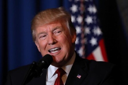 　４月１３日、トランプ米大統領はツイッターで、米ロ関係は結果的に良好になるとの考えを示した。写真はフロリダ州で６日撮影（２０１７年　ロイター／Carlos Barria）