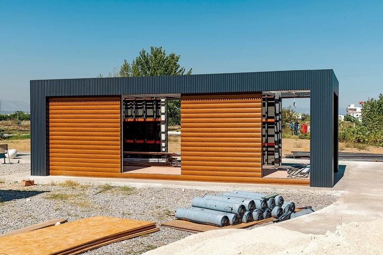 小型住宅は手の届く価格で人気。なかにはネットで購入できるものも　YALCINSONAT1/ISTOCK