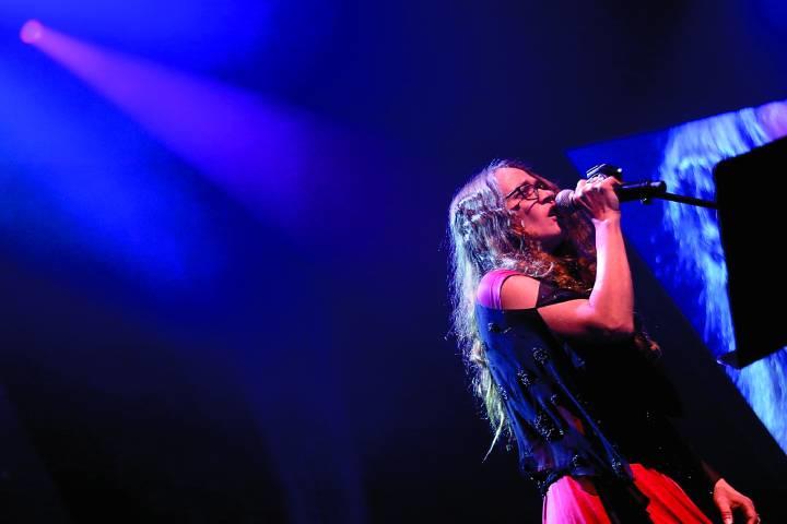 いくつもの戦いを経験してきたアップルがまっとうな怒りを歌う　GARY MILLER/GETTY IMAGES