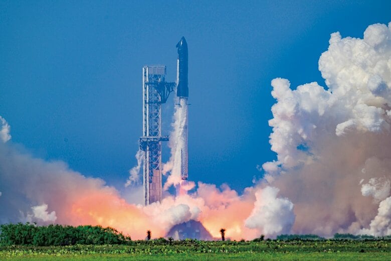 注目の宇宙開発企業スペースXは史上最大の資金を調達　JENNIFER BRIGGS-ZUMA-REUTERS