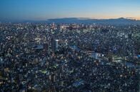 「緩やかに回復」維持、生産を上方修正　中東の影響注視＝9月月例報告