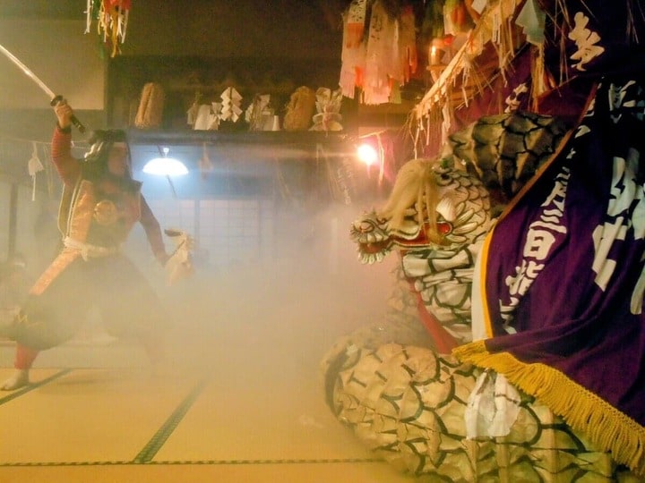 比婆荒神神楽　能舞「八重垣の能」（2013年12月8日）　筆者撮影