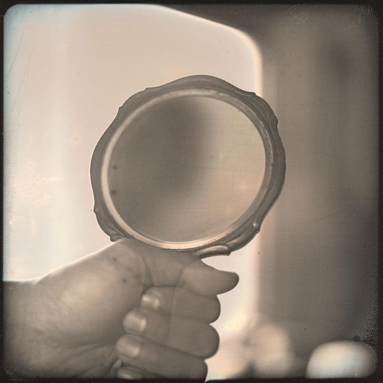 『2021年1月4日、鏡ごしのセルフ・ポートレイト、川崎』