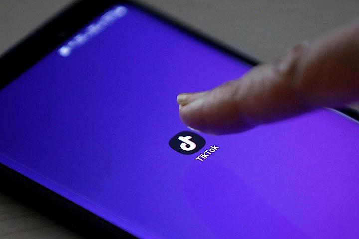 インド政府がこのほどショート動画配信アプリ「TikTok」の新規ダウンロードを禁止した。写真は２月撮影（２０１９年　ロイター/Danish Siddiqui）