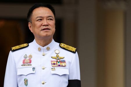 2025年12月12日、バンコクの政府庁舎で、国会解散を発表する同首相。REUTERS/Chalinee Thirasupa