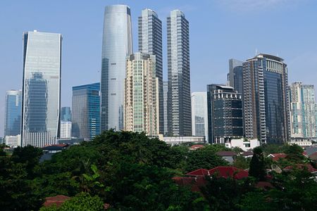 　１１月７日、インドネシア統計局が発表した第３・四半期の国内総生産（ＧＤＰ）は前年比５．７２％増と、１年余りぶりの高成長を記録した。写真はインドネシアのジャカルタで昨年８月撮影（２０２２年　ロイター／Ajeng Dinar Ulfiana）