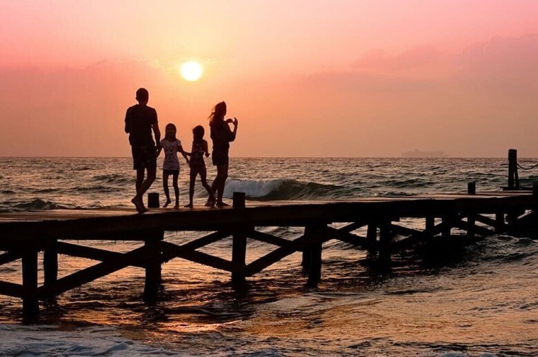 家族旅行には好奇心や学習意欲が向上する効果もあるという　Pixabay