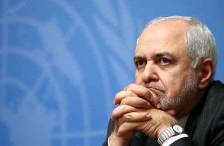 　１月８日、イランのザリフ外相（写真）は、イラクの米軍駐留基地にロケット弾を発射したことを受け、イランは事態の激化や戦争を求めていないとツイッターで表明した。写真はジュネーブで昨年１０月撮影（２０２０年　ロイター／Denis Balibouse）