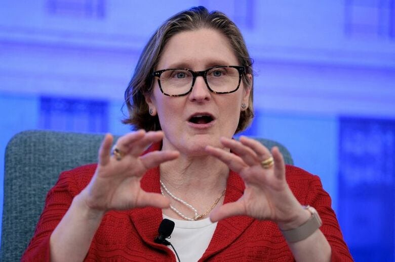 米フィラデルフィア地区連銀のポールソン総裁。ワシントンで４月撮影。REUTERS/Evan Vucci/File Photo