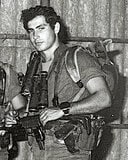 イスラエル軍の特殊部隊に所属していた若き日（1973年）　GPO-HULTON ARCHIVE/GETTY IMAGES