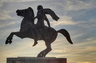 「なぜここに？」アレクサンドロス大王の肖像が刻まれた工芸品を「意外な場所」で発見