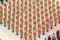 中国軍の近代化を象徴、緊張感漂う「新兵の整列式典」が映す戦力増強の姿と国際情勢