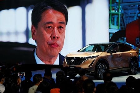 　９月２６日、日産自動車の内田誠社長兼最高経営責任者（ＣＥＯ）は、成長が続く中国市場で、今後５年にわたって電気自動車（ＥＶ）を含めた新型車を継続的に投入していく方針を明らかにした。写真は北京国際モーターショーのビデオ会見の様子（２０２０年　ロイター/Thomas Peter）