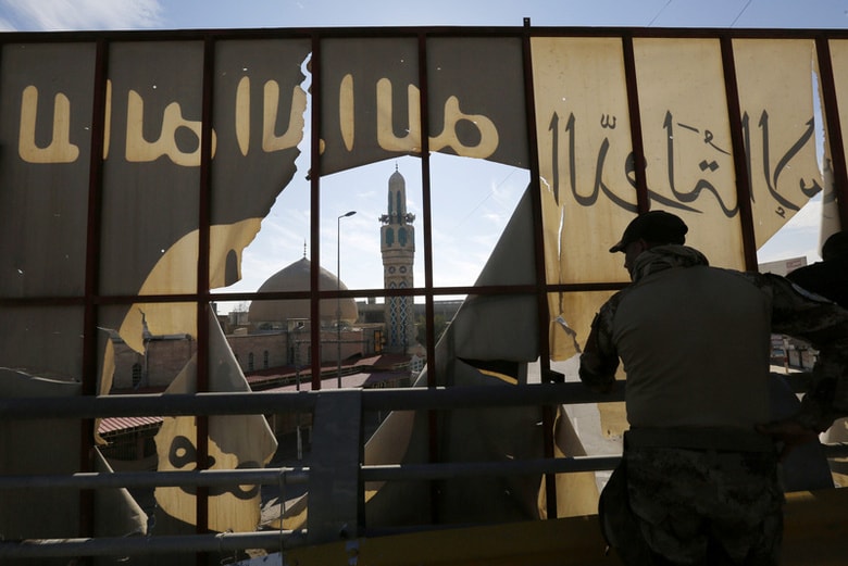 Iraqi Special Operations Forces (ISOF) gather during an operation to clear the al-Zirai district of Islamic State militants in Mosul, Iraq, January 18, 2017. REUTERS/Muhammad Hamed - RTSW1WR