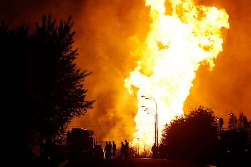 写真は2009年ロシアのパイプライン爆発　REUTERS/Denis Sinyakov