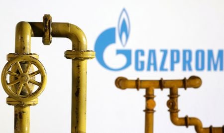 イラン国営石油（ＮＩＯＣ）とロシアのガス生産会社ガスプロムは１９日、エネルギー協力に関する約４００億ドル規模の了解覚書に調印した。（２０２２年　ロイター/Dado Ruvic/Illustration）