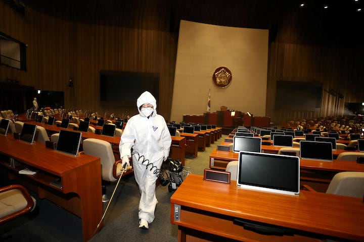 24日、韓国では国会本会議も中止となった...... Yonhap via REUTERS