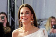 キャサリン妃の「ジュエリー使い」を専門家が批判...論争の背景とは？