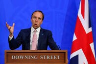 コロナ規制に耐えたイギリス国民がキレた閣僚不倫騒動