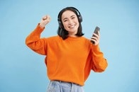 【クイズ】2025年に世界で「最も聴かれた曲」はどれ？