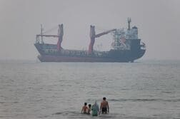 米、「経済版Ｄデー」開始へ　イランは石油輸出の全面停止警告